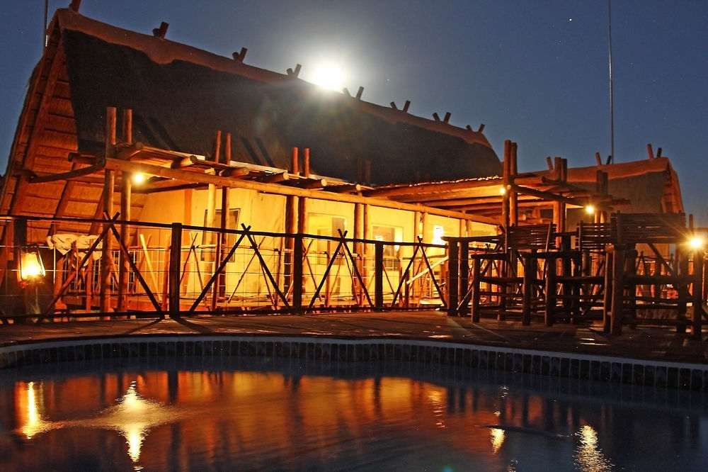 Xaus Lodge Twee Rivieren Exterior foto